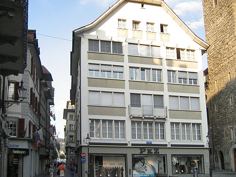 Gebäude