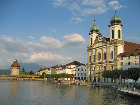 Wasserturm und Kapellbrücke Fotos